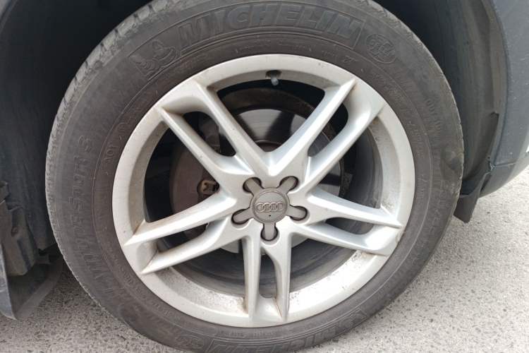 Used Audi Q5 2018 Collector's Edition 40 TFSI Technology Model
