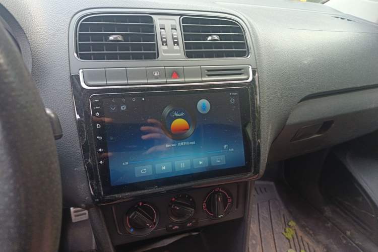 Used Volkswagen Polo 2014 1.4L Manual Fashion Edition