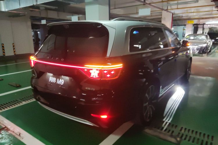 Used Hima AITO M9 2025 Extended-Range Ultra Version 52 kWh 6-Seater Rear Right 45 Deg