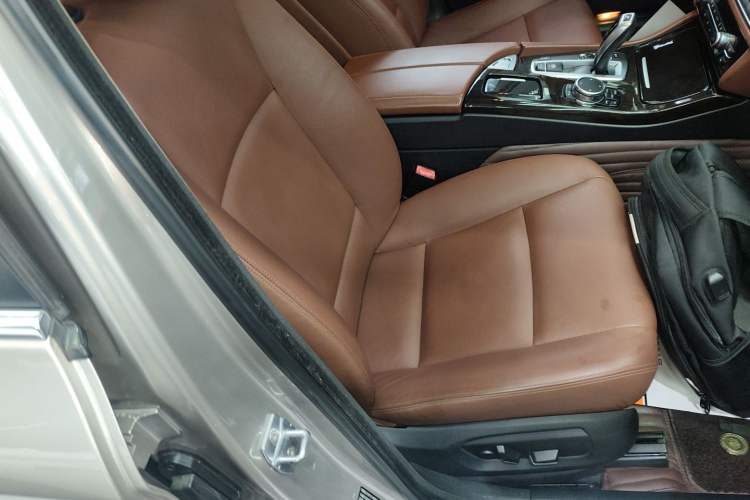 Used BMW 5 Series 2014 528Li Leading Model