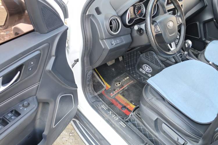 Used Bestune X40 2017 1.6L Automatic Prestige Edition Driver Seat