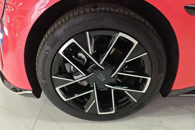 Used Avatr 06 2025 Pro Range-Extended Edition Exterior 4