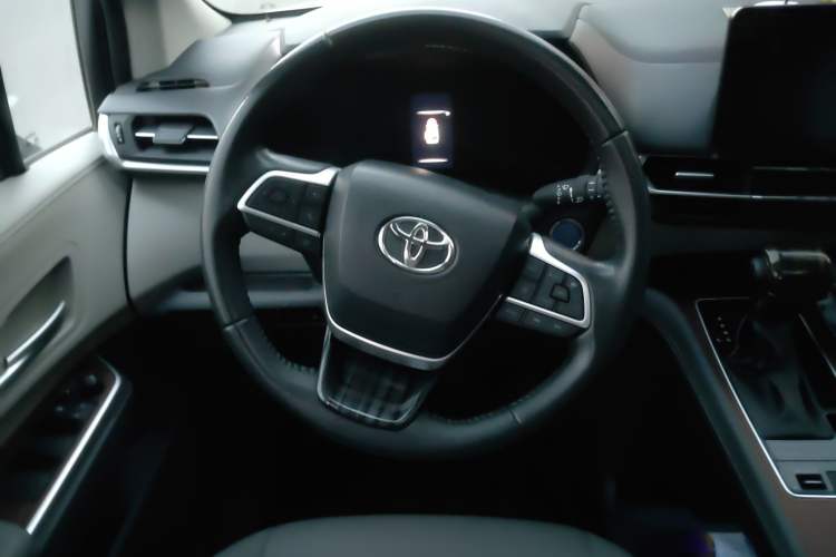 Used Toyota Sienna 2021 2.5L Hybrid Luxury Edition