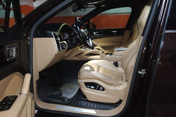 Used Porsche Cayenne 2018 Cayenne 3.0T Driver Seat