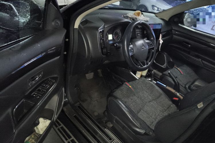 Used Mitsubishi Outlander 2017 2.0L Two-Wheel Drive Glory Edition 5 Seats
