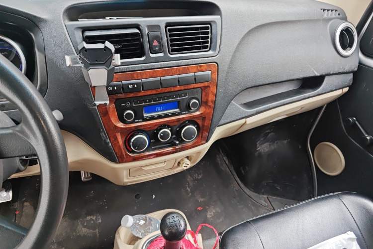 Used CHANGAN KAICHENG Ruixing M80 2018 1.5L Base Van Flat Roof Back-Hinged Doors 4G15S Audio And AC Panel