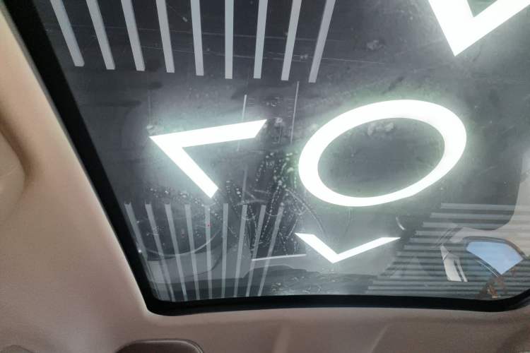 Used Wey VV5 2017 2.0T Ultra-Luxury Version Headliner