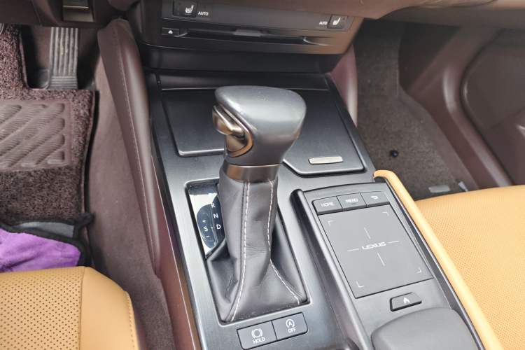 Used Lexus ES 2020 260 Excellence Edition Gear Lever