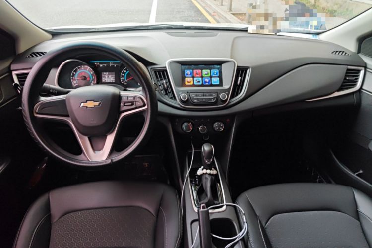 Used Chevrolet Cavalier 2018 320 Automatic Xinyue Edition Center Console