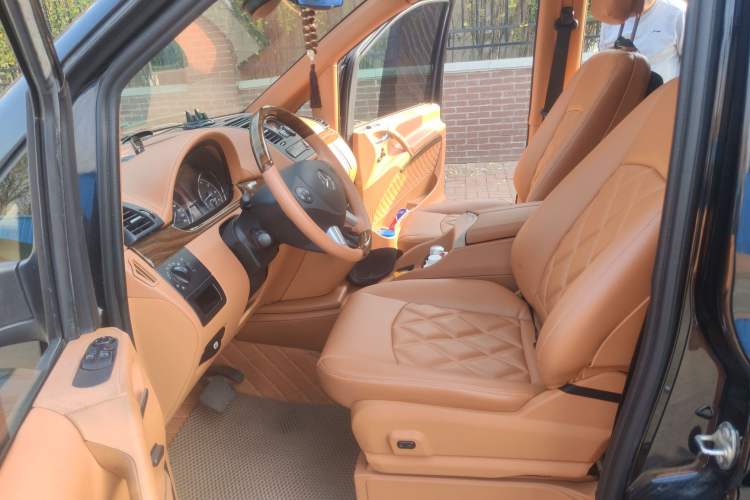 Used Mercedes-Benz Viano 2011 2.5L Limited Edition Left Front Seat