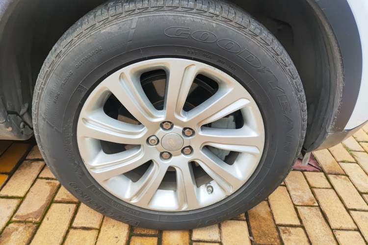 Used Land Rover Discovery Sport 2016 2.0T SE Right Front Wheel Hub