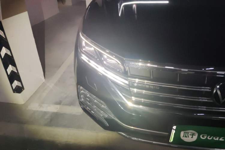 Used Volkswagen Touareg New Energy 2021 eHybrid Right Front Headlight