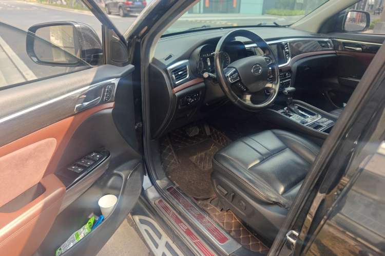 Used GAC Trumpchi GS8 2017 320T Two-Wheel Drive Luxury Smart Connectivity Version (7 Seats)
