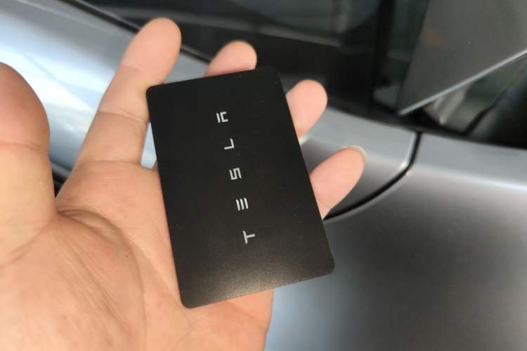 Used Tesla Model Y 2025 Rear-Wheel-Drive Version
