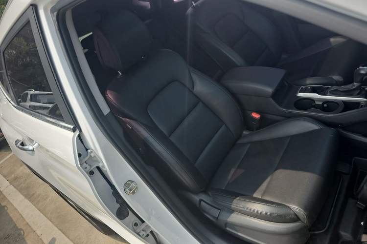 Used Hyundai Tucson 2015 1.6T Dual-Clutch Two-Wheel-Drive Smart Model Right Front Seat