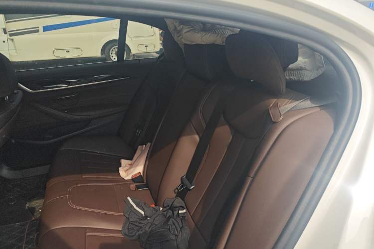 Used BMW 5 Series 2020 525Li M Sport Package Left Rear Seat