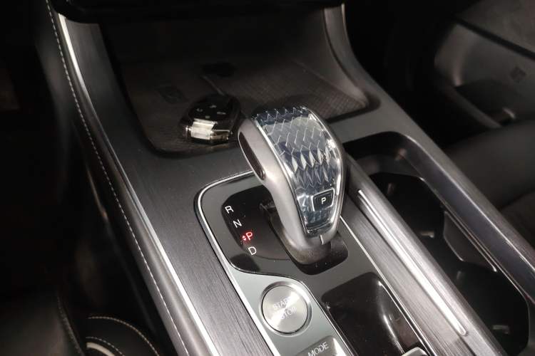 Used GAC Trumpchi GS8 2024 Linghang Series 2.0 TGDI Two-Wheel Drive Luxury Smart Connectivity Version