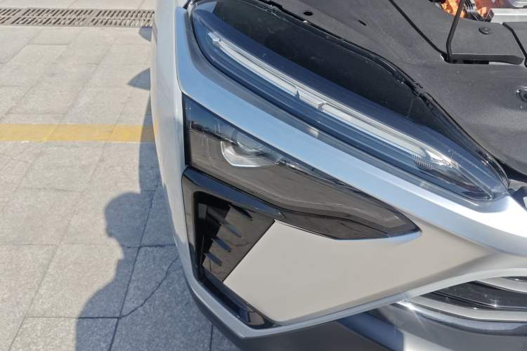 Used Nio ES8 2020 580 km Range Six-Seater Version Right Front Headlight