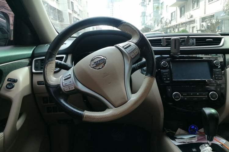 Used Nissan X-Trail 2014 2.5L CVT Luxury Edition 4WD
