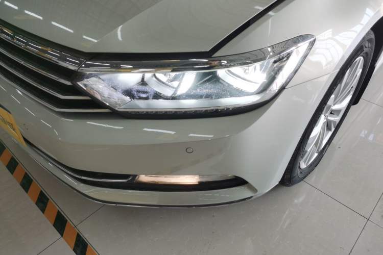 Used Volkswagen Magotan 2019 330TSI DSG Luxury Version China VI Standard Left Front Headlight