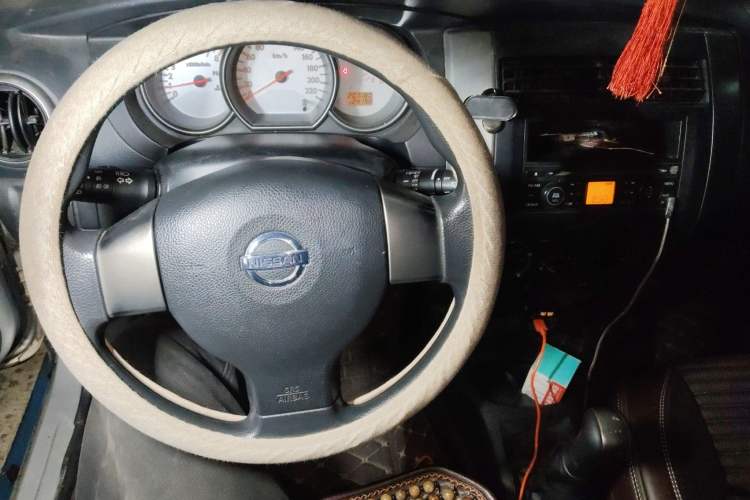 Used Nissan Livina 2010 Jingrui Edition 1.6L Manual Standard Model Audio And AC Panel