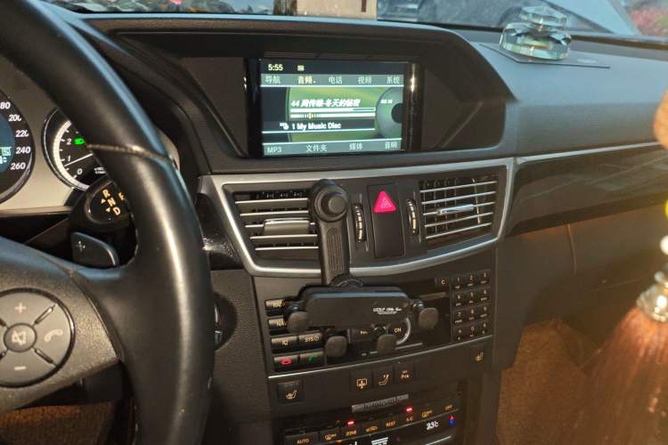 Used Mercedes-Benz E-Class 2011 E 300 L Fashion Prestige Model Audio And AC Panel