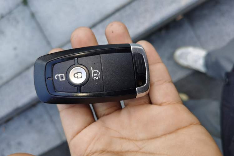 Used Ford Escape 2020 EcoBoost 245 Four-Wheel Drive Luxury Edition
