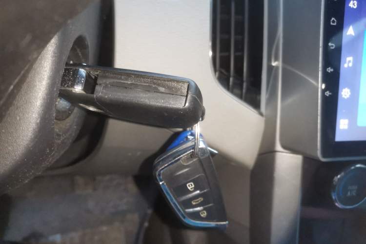 Used Baojun 630 2013 1.5L manual standard version