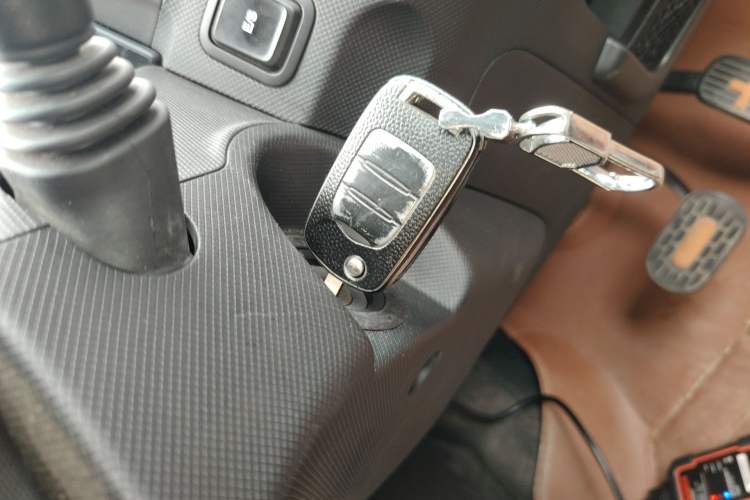 Used Wuling Hongguang MINIEV 2020 Enjoyment Model Lithium Iron Phosphate Interior 1