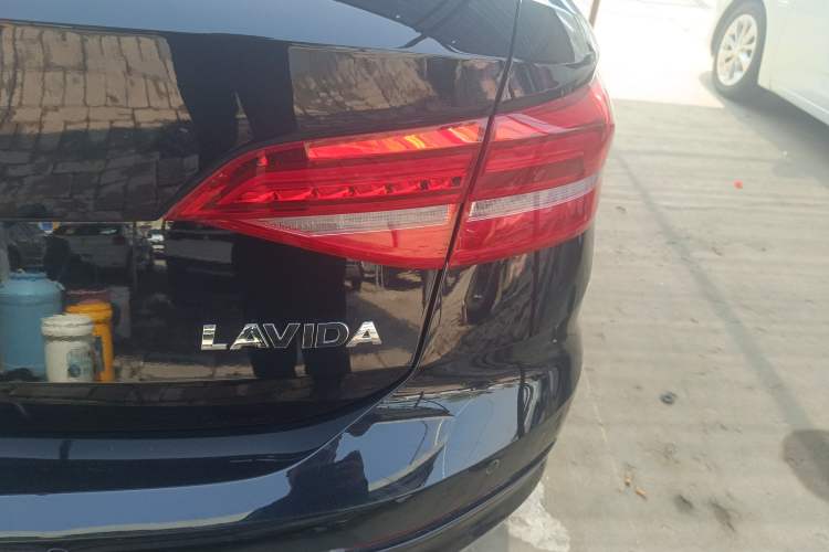 Used Volkswagen Lavida 2019 1.5L Automatic Comfort Edition China VI Standard