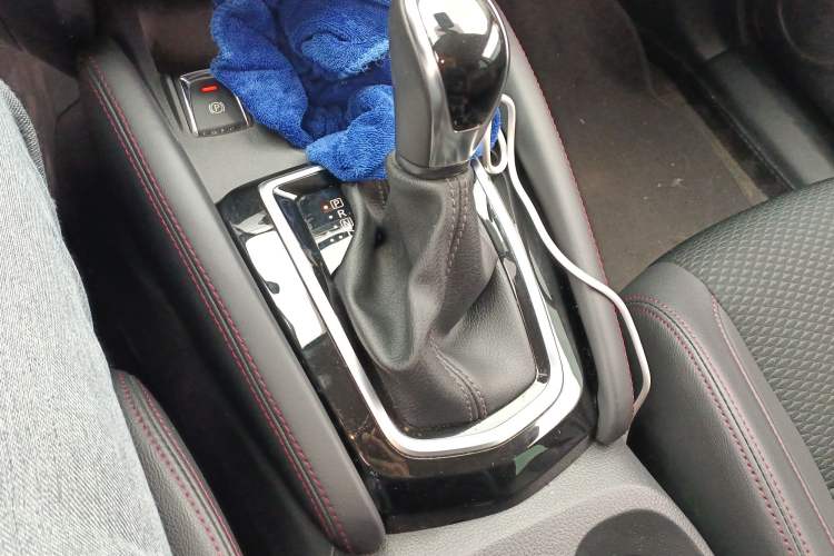 Used Nissan Qashqai 2019 2.0L CVT Luxury Edition Gear Lever