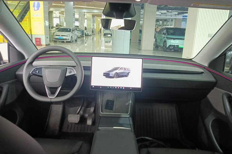 Used Tesla Model Y 2025 Rear-Wheel-Drive Version Center Console