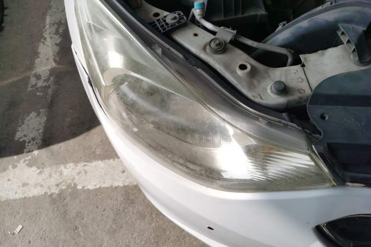 Used Chevrolet Sail 2015 Sail 3 1.3L Manual Ideal Edition Right Front Headlight