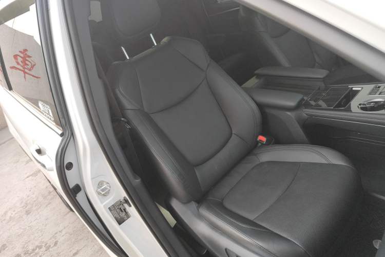 Used Toyota Granvia 2022 2.5L Hybrid Flagship Edition Right Front Seat