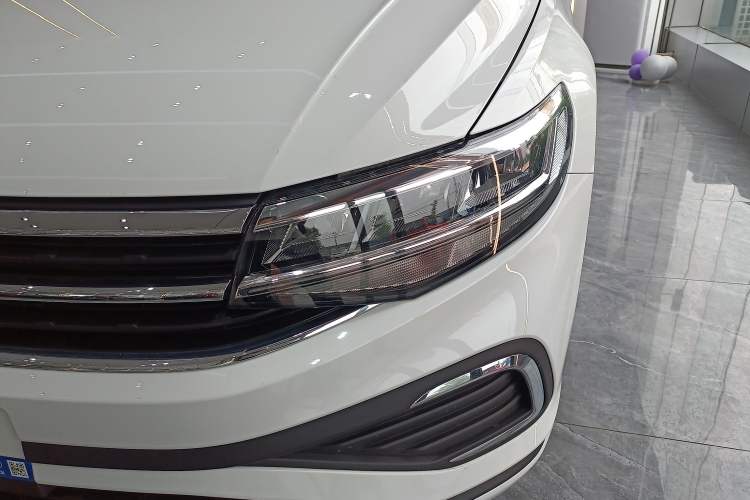 Used Volkswagen Bora 2026 200TSI DSG Yuexing Navigation Edition Left Front Headlight