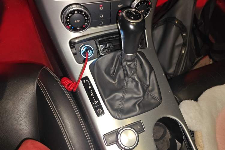 Used Mercedes-Benz SLK-Class 2011 SLK 200 Fashion Model Gear Lever