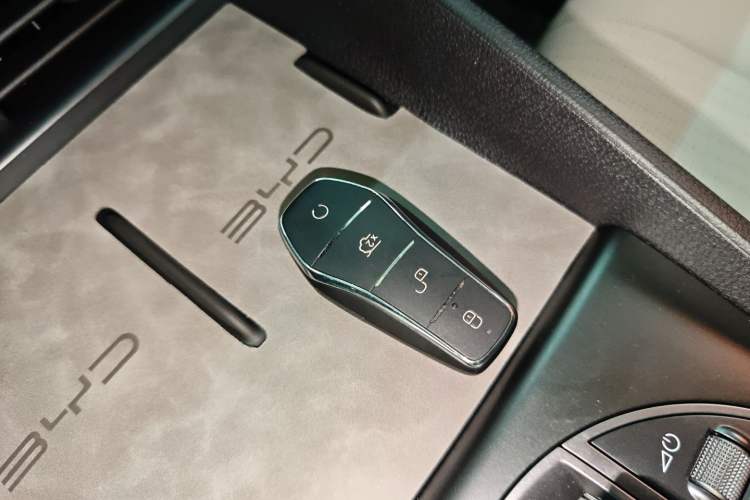 Used BYD Seal 05 DM-i 2025 DM-i Smart Drive 55KM Luxury Model Vehicle Key