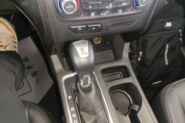 Used Ford Kuga 2017 EcoBoost 245 4x4 Prestige Edition Gear Lever