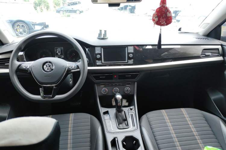 Used Volkswagen Lavida 2019 280TSI DSG Comfort Edition China VI standard Center Console