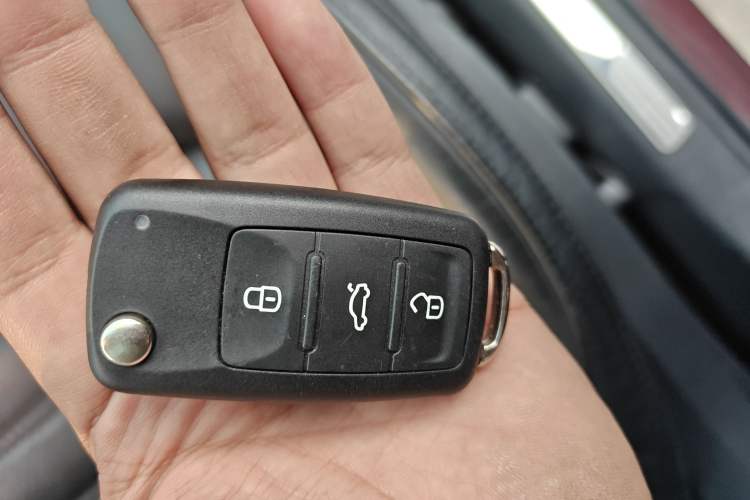 Used Volkswagen Passat 2014 1.8TSI DSG Prestige Navigation Edition Vehicle Key