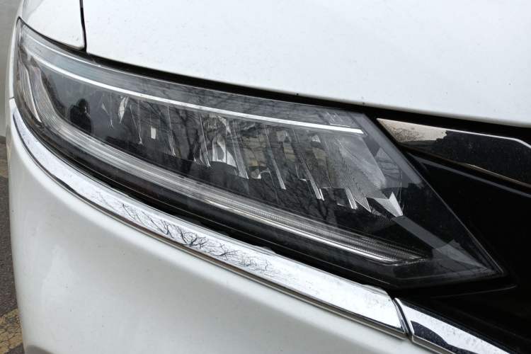 Used Honda Jade 2017 210 TURBO CVT Luxury Edition 5 Seats Right Front Headlight