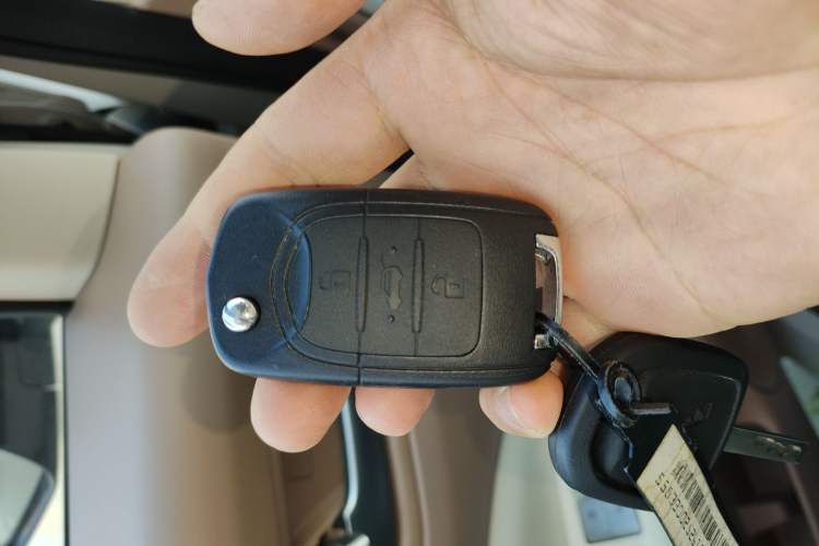 Used Wuling Hongguang MINIEV 2025 Four-Door Version Advanced Edition Vehicle Key