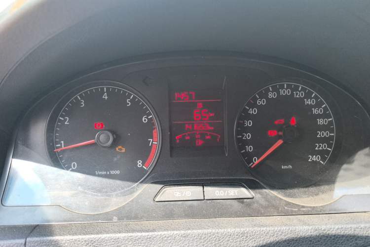 Used Volkswagen Santana 2015 1.6L Manual Comfort Edition
