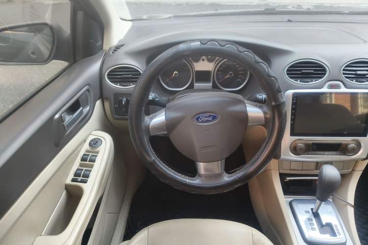 Used Ford Focus 2013 Sedan Classic 1.8L Automatic Fashion Edition
