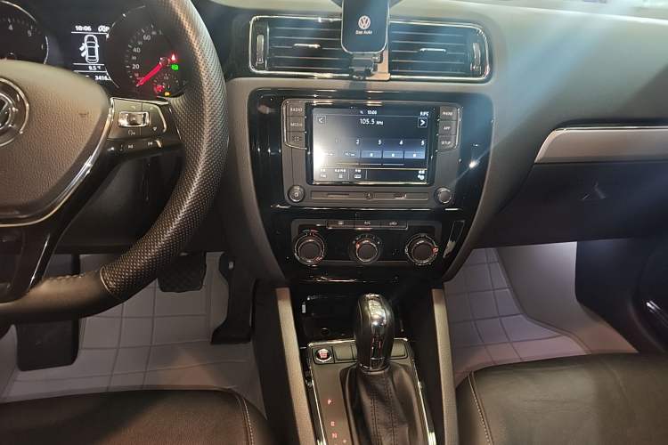 Used Volkswagen Sagitar 2018 280TSI DSG Comfort Model
