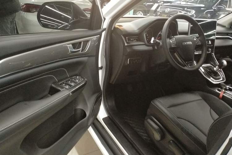 Used Haval M6 2021 PLUS 1.5T Manual Luxury Smart Connectivity Model