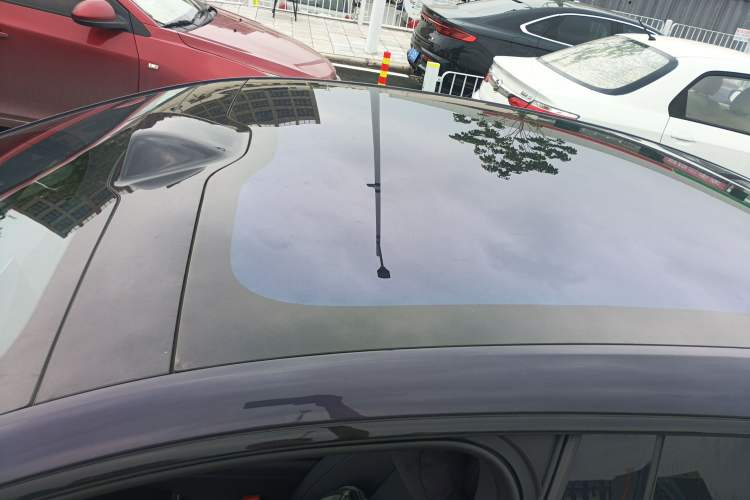 Used Avatr 06 2025 Ultra Pure Electric Edition Roof