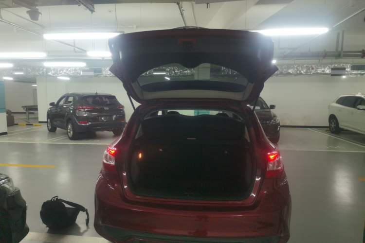 Used Nissan Tiida 2019 1.6L CVT Smart Enjoyment Version China VI Standard