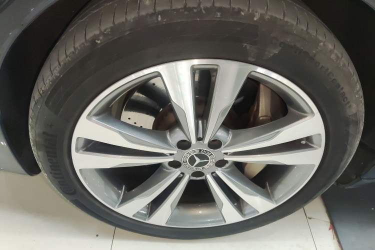 Used Mercedes-Benz S-Class 2020 S 350 L Exclusive Edition Prestige Collection Left Front Wheel Hub