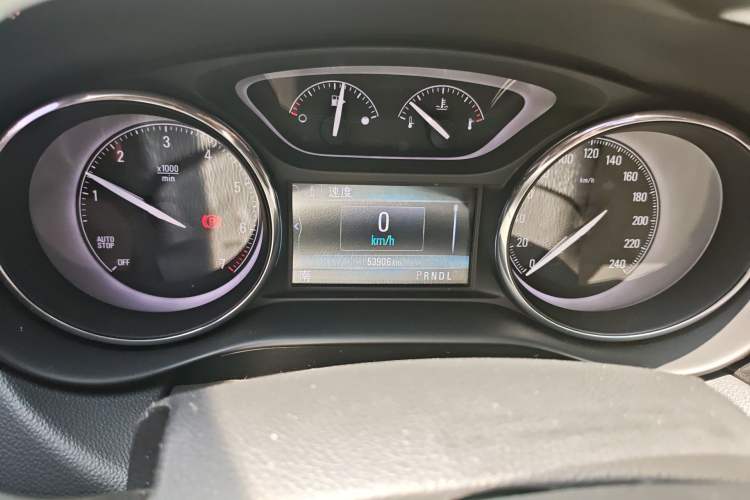 Used Buick Envision 2018 28T Four-Wheel Drive Elite Version Odometer Close Up